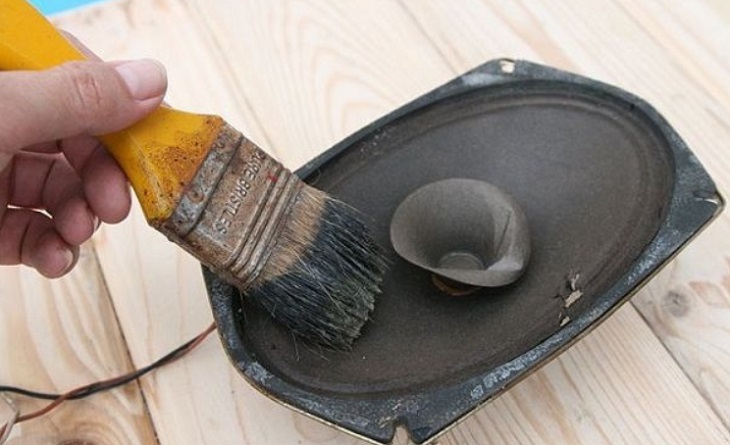 Loa bị kêu loẹt xoẹt