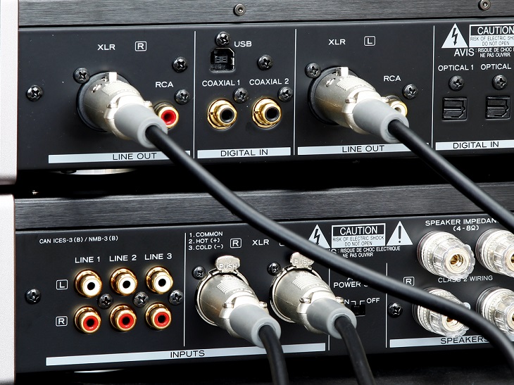 Loa bị kêu loẹt xoẹt